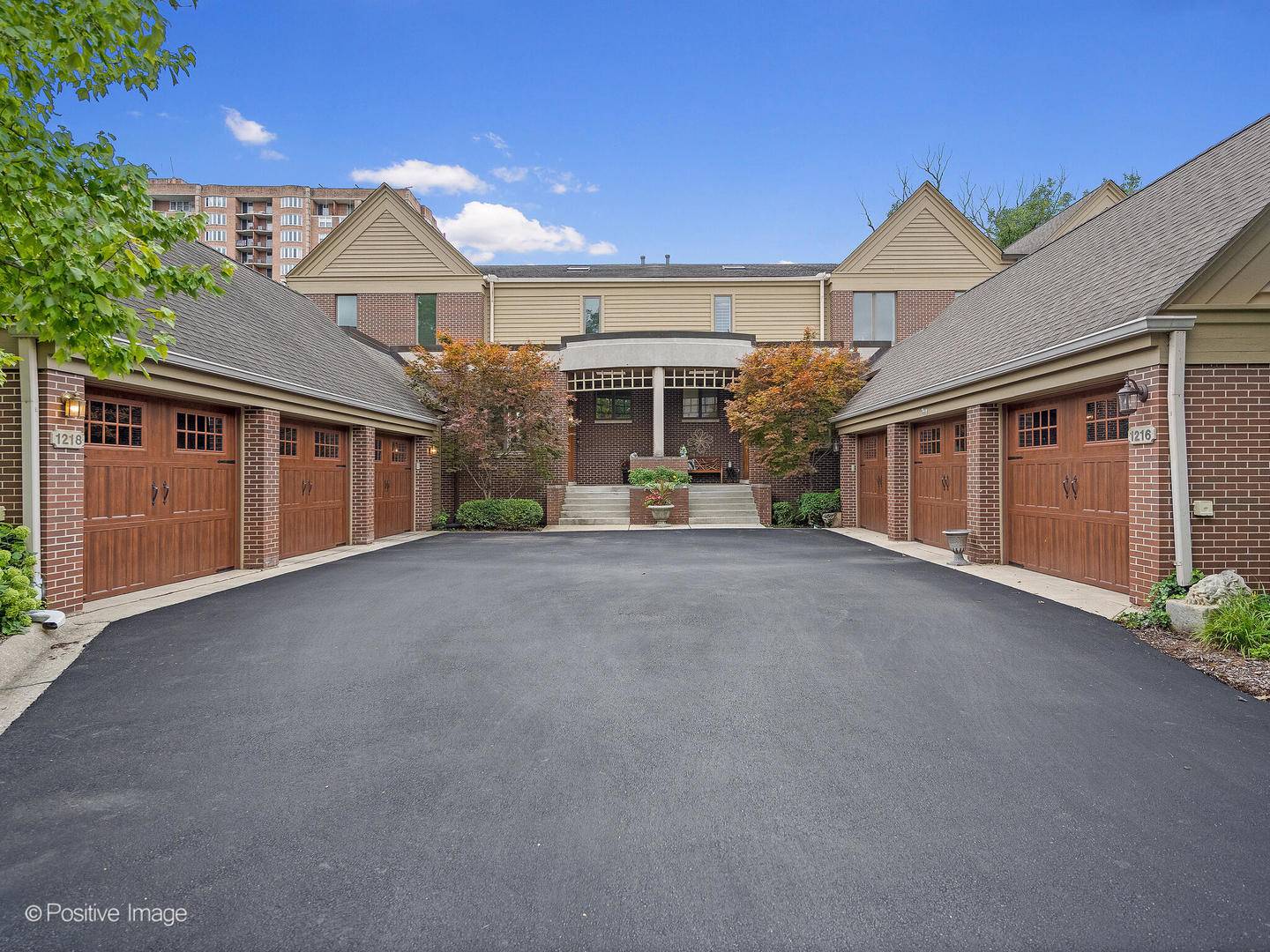 1218 Hawthorne CT, Hinsdale, IL 60521