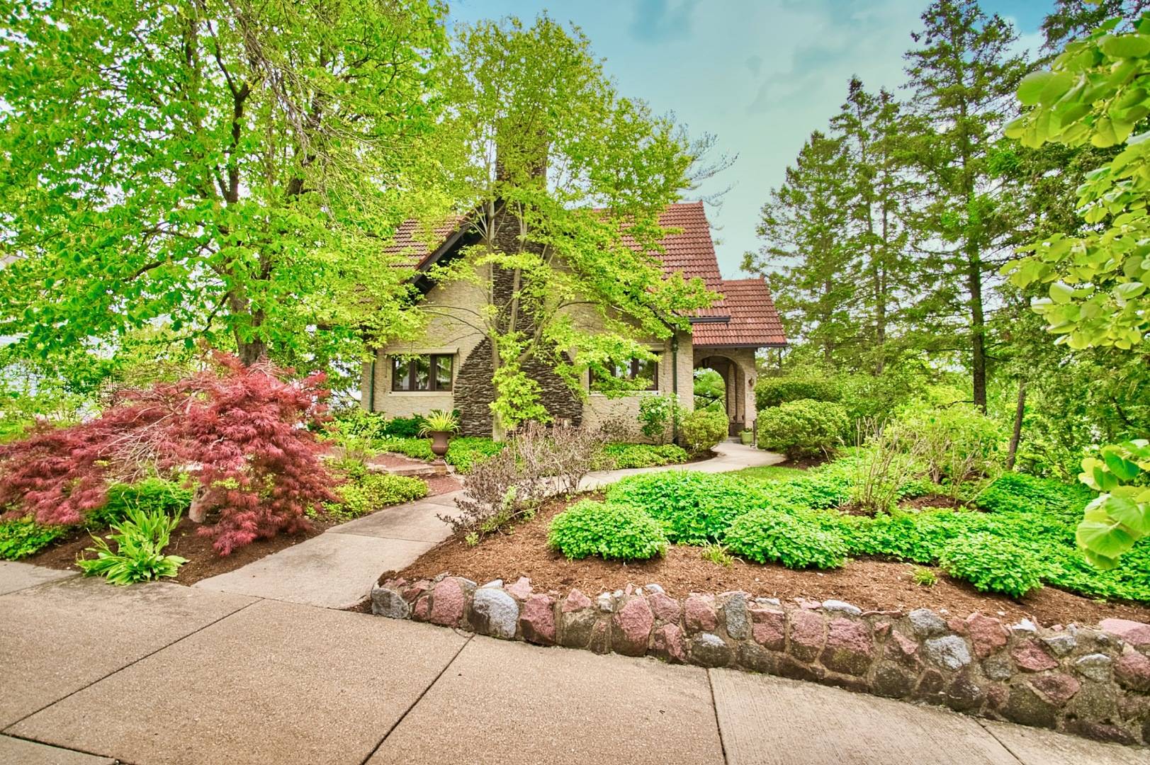 104 N Julian ST, Naperville, IL 60540