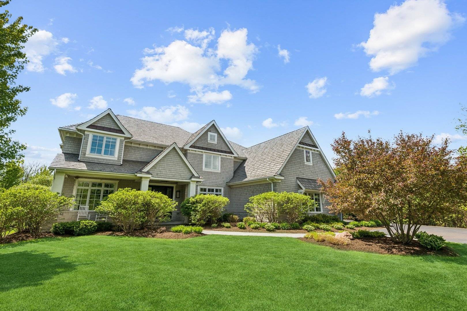 28 Aberdeen CT, Bannockburn, IL 60015