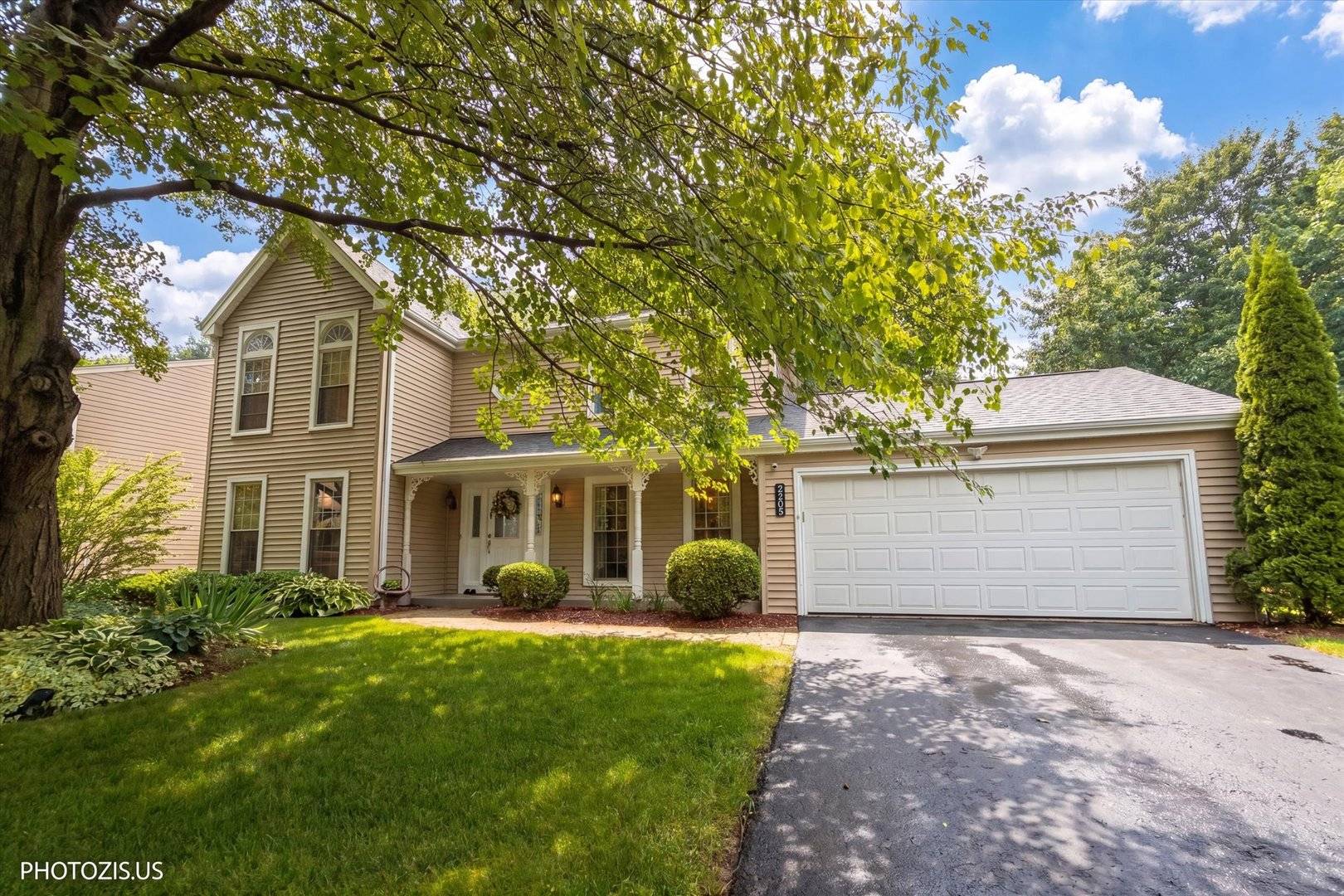 2205 Riverlea CIR, Naperville, IL 60565