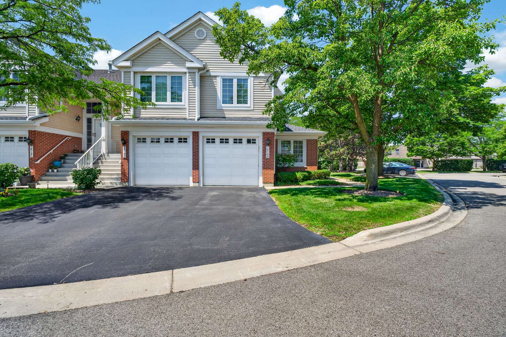 7410 Lincoln AVE #B, Skokie, IL 60076