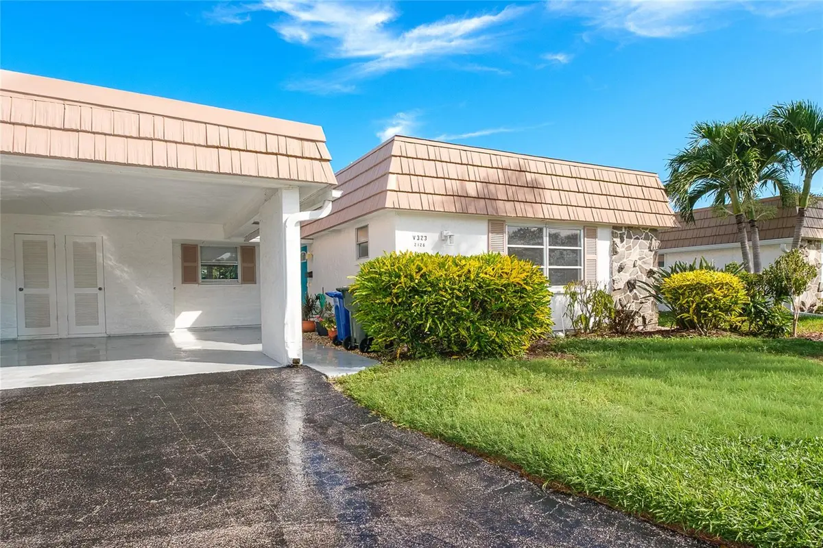 2126 RIVERBLUFF Pkwy #V323, Sarasota, FL 34231
