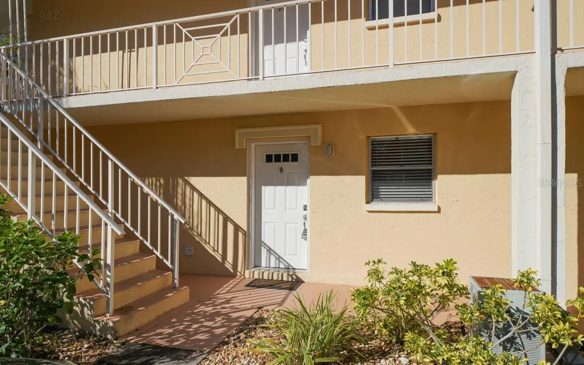 942 LA COSTA CIR #9, Sarasota, FL 34237