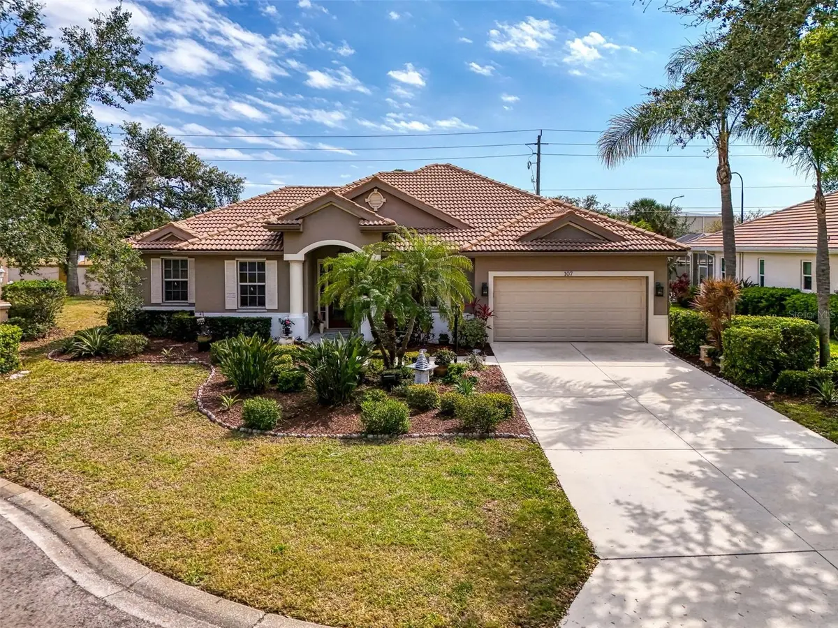 107 WAYFOREST DR, Venice, FL 34292