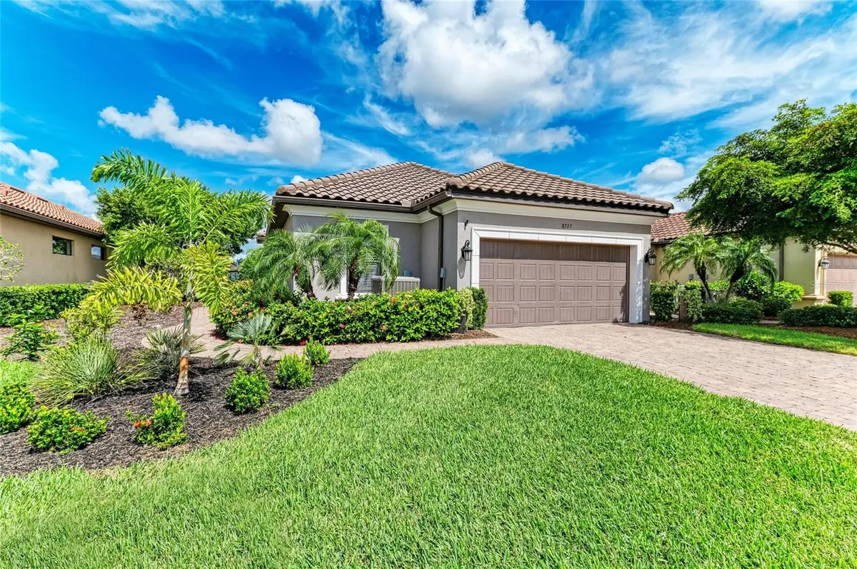 8737 BELLUSSI DR, Sarasota, FL 34238