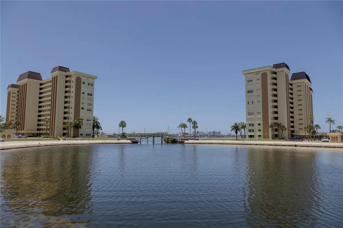 4525 COVE CIR #1107, St Petersburg, FL 33708