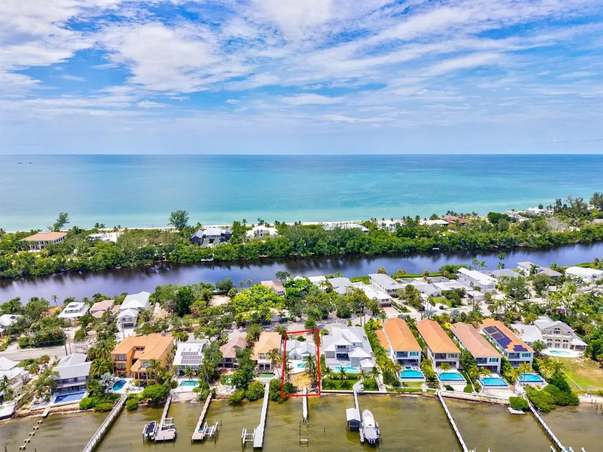 8009 MIDNIGHT PASS RD, Sarasota, FL 34242