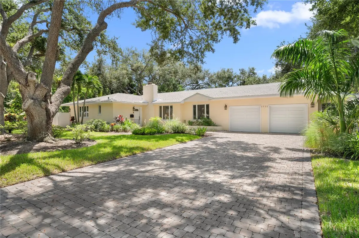 1722 NORTH DR, Sarasota, FL 34239