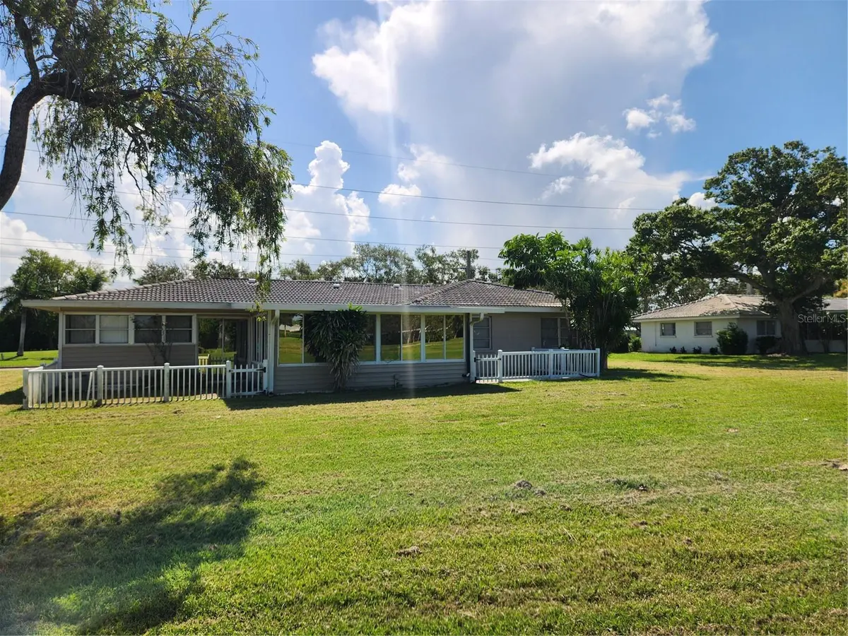2006 BENEVA RD, Sarasota, FL 34232