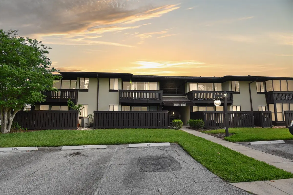 40 CLUB HOUSE DR #207, Palm Coast, FL 32137