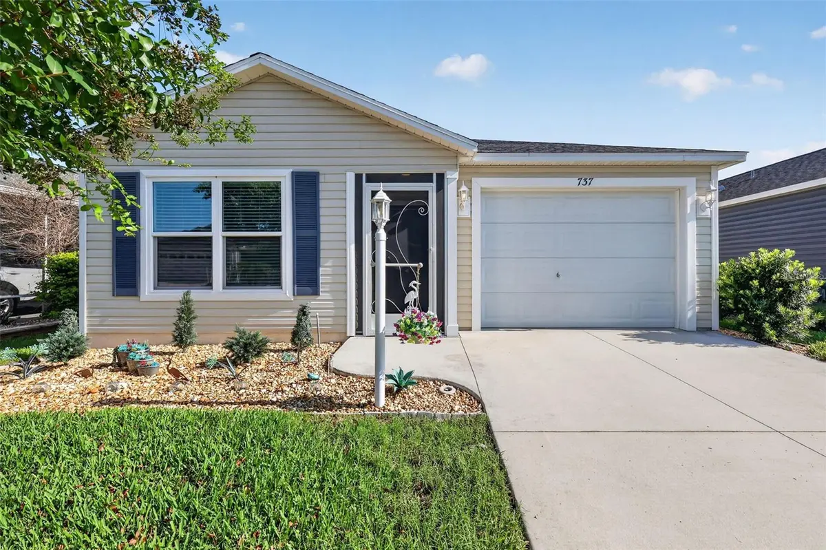 737 LOUISE LN, The Villages, FL 32163