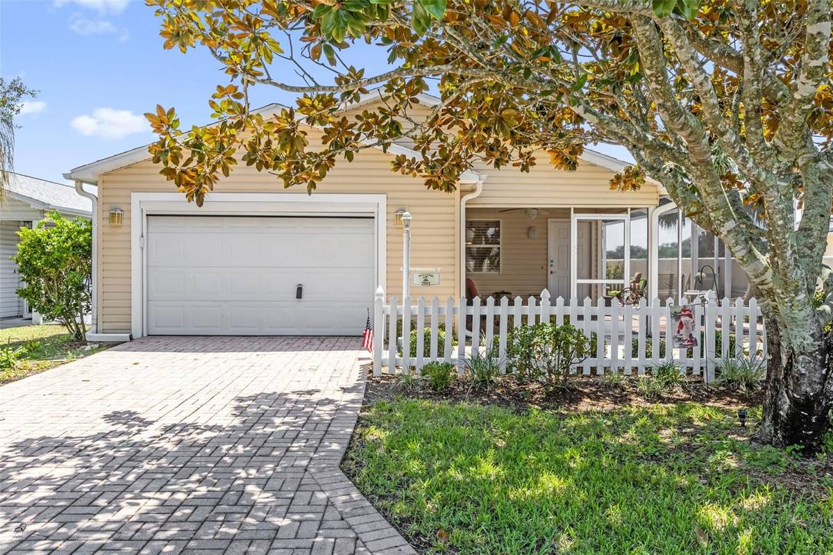 2801 BARBOZA DR, The Villages, FL 32162