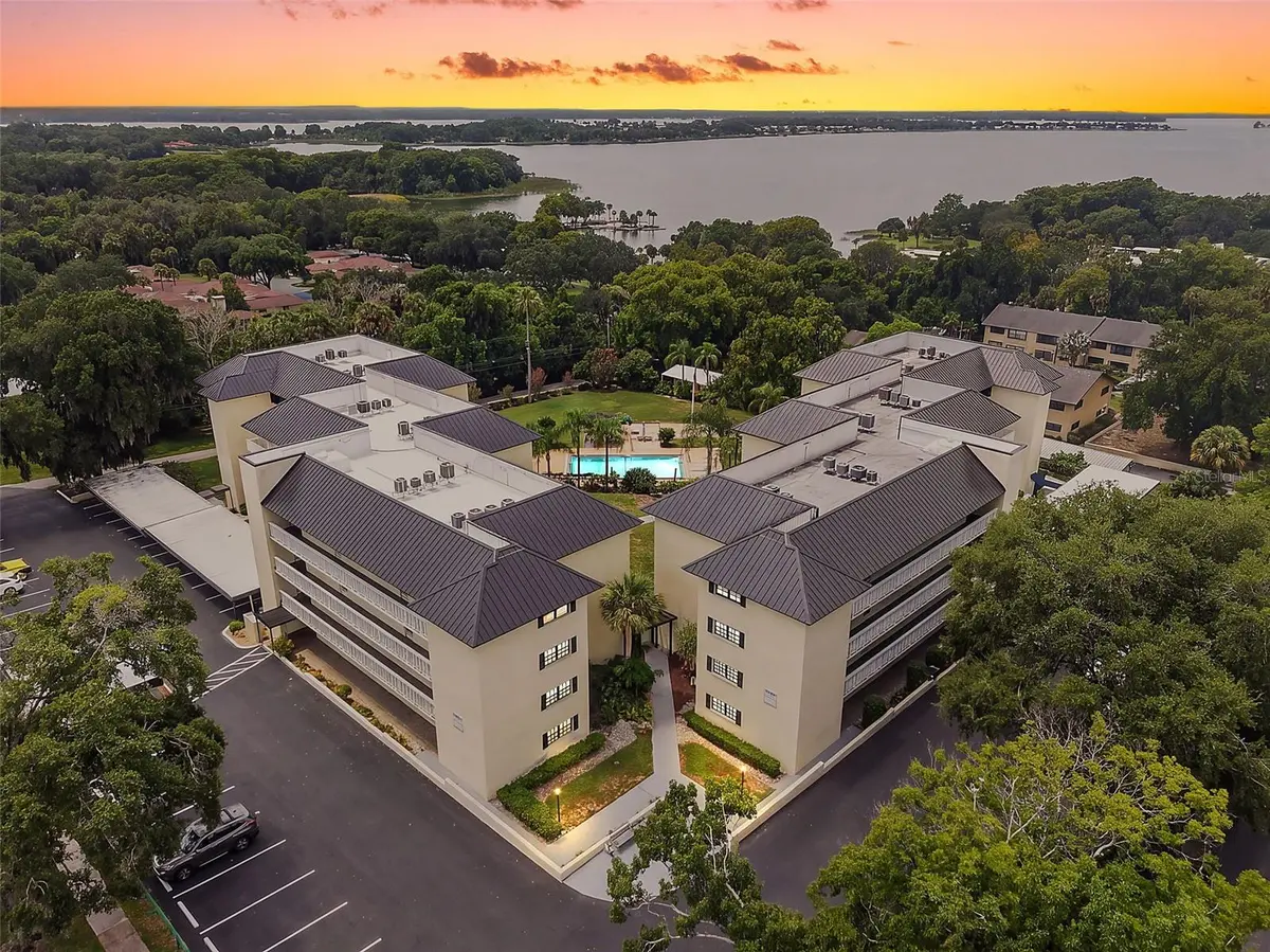 101 N GRANDVIEW ST #203, Mount Dora, FL 32757