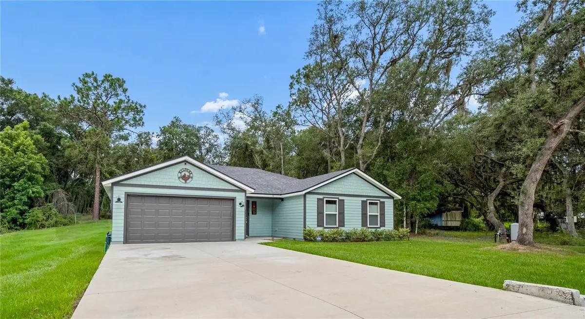 111 BREEZEWAY AVE, Satsuma, FL 32189