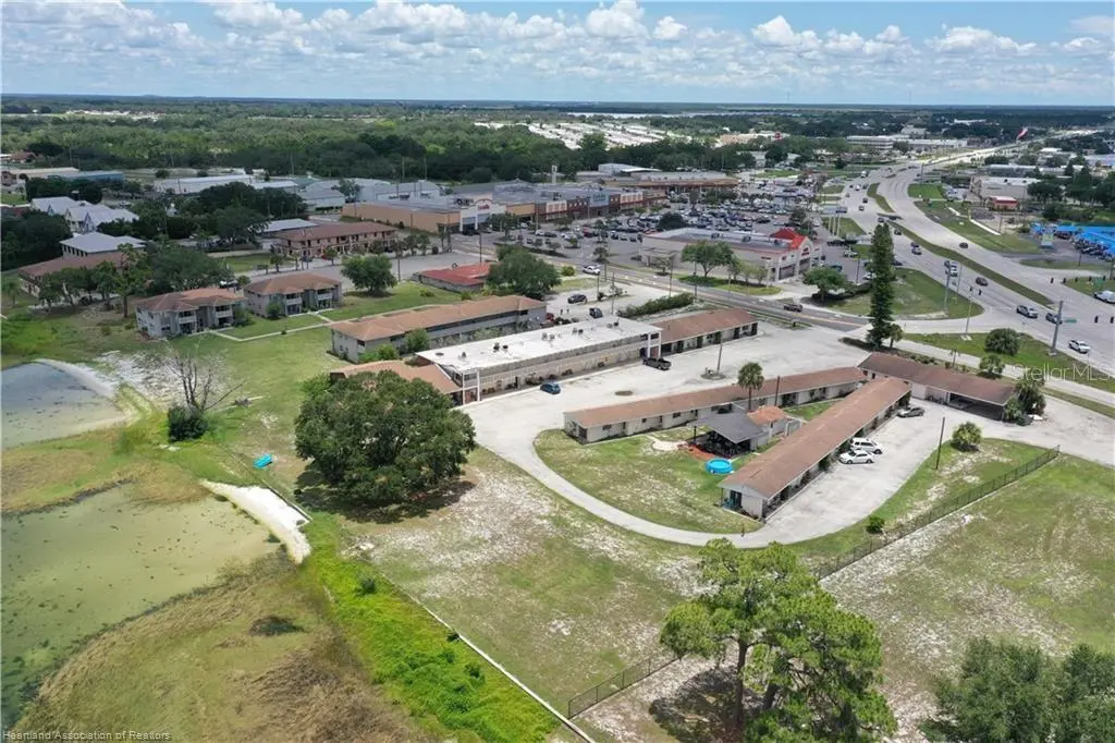 1001 LAKEVIEW DR, Sebring, FL 33870