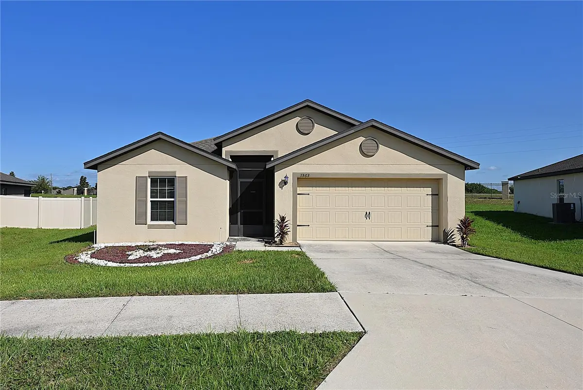 1563 SWAN LAKE CIR, Dundee, FL 33838