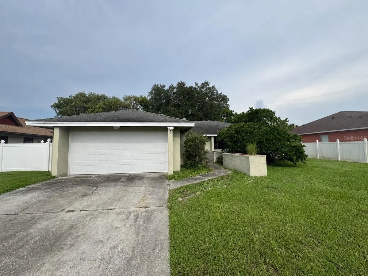 2419 AMBERLY AVE, Orlando, FL 32833