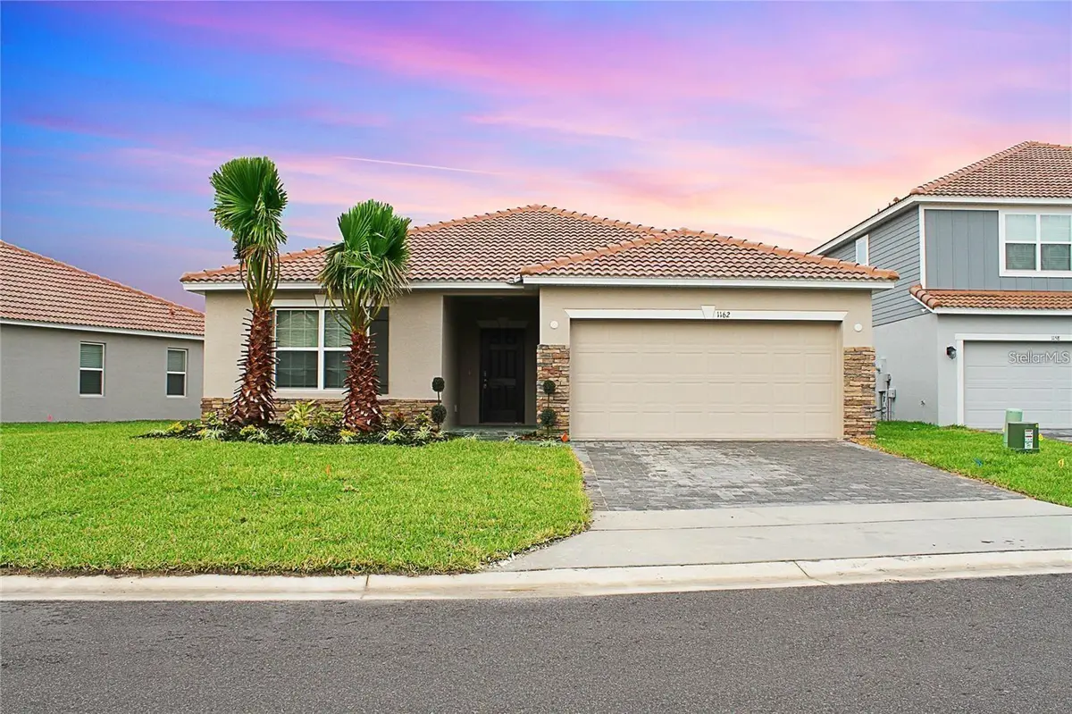 1162 OAK BLUFF DR, Davenport, FL 33837