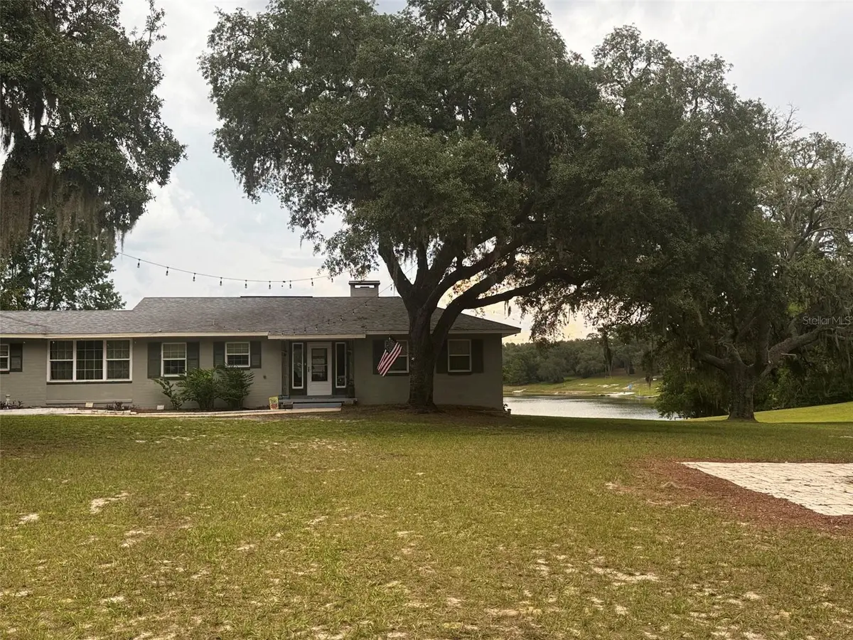 10615 SE 142ND AVENUE RD, Ocklawaha, FL 32179