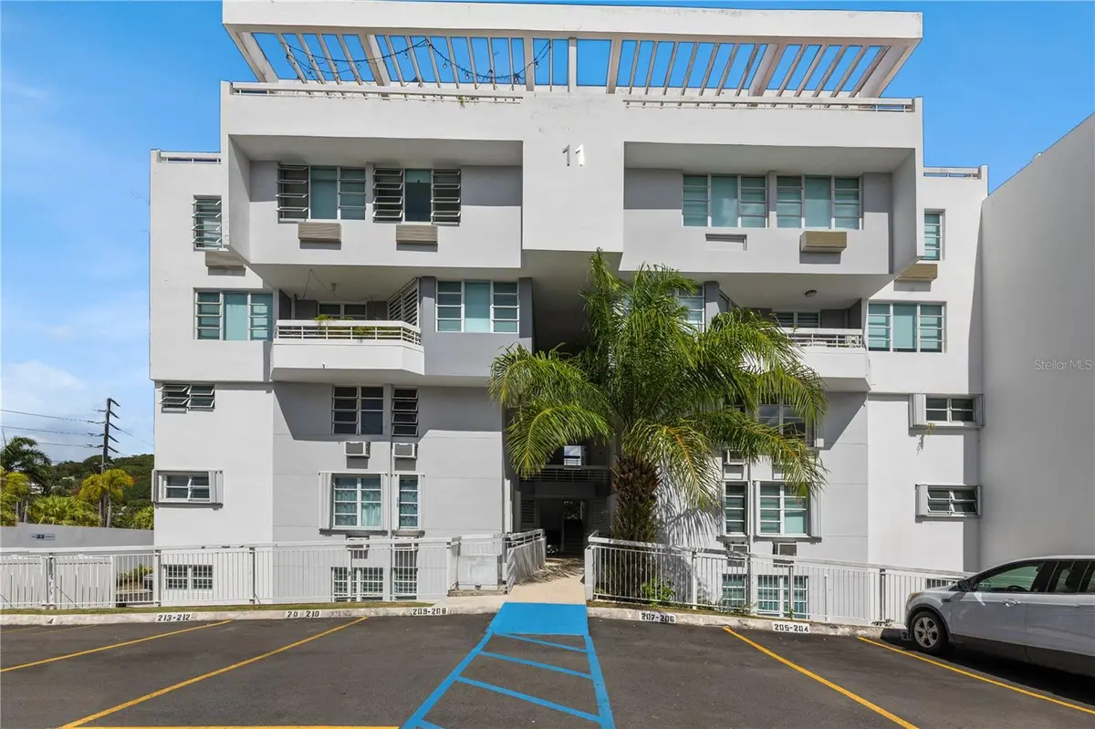 1105 AVE JUAN CARLOS DE BORBON #1105, Guaynabo, PR 00969