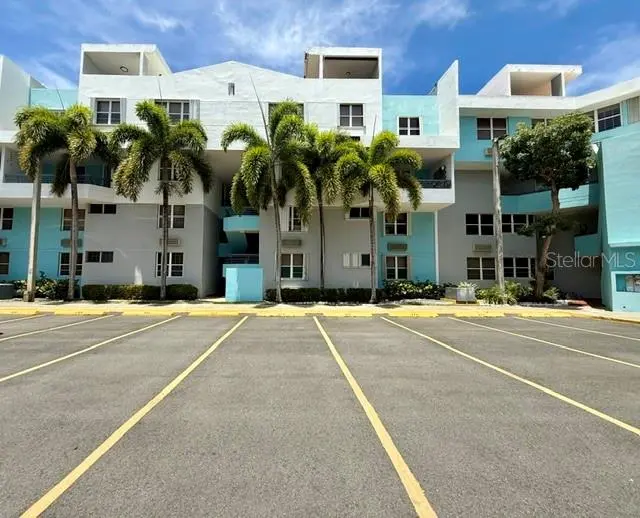 457 CHALETS DE LA PLAYA #457, Vega Baja, PR 00693