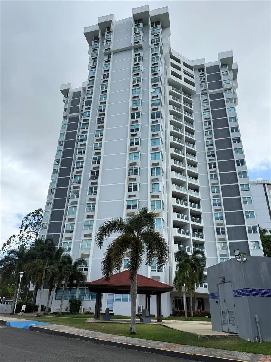 155 CARRAZO #8D, Guaynabo, PR 00971