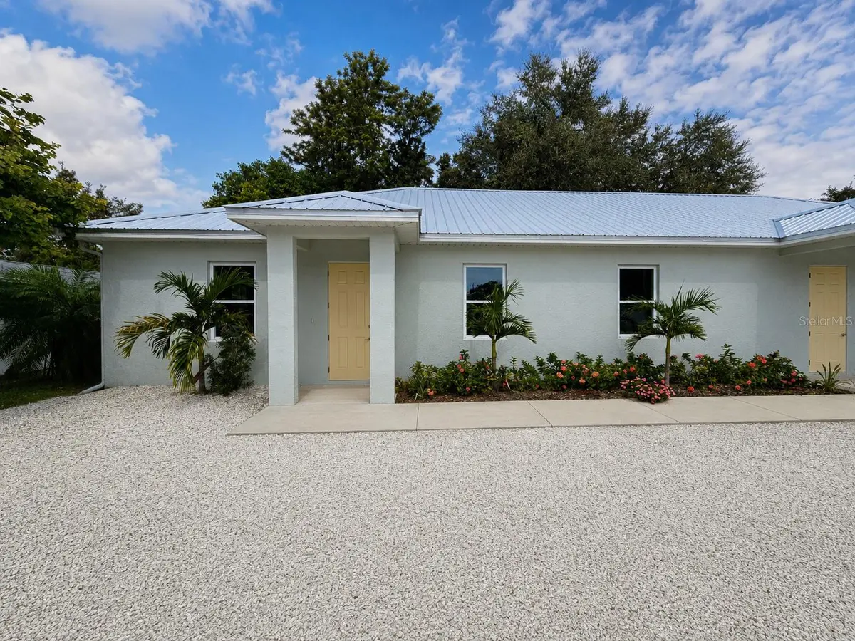 3525 MCINTOSH RD #B, Sarasota, FL 34232