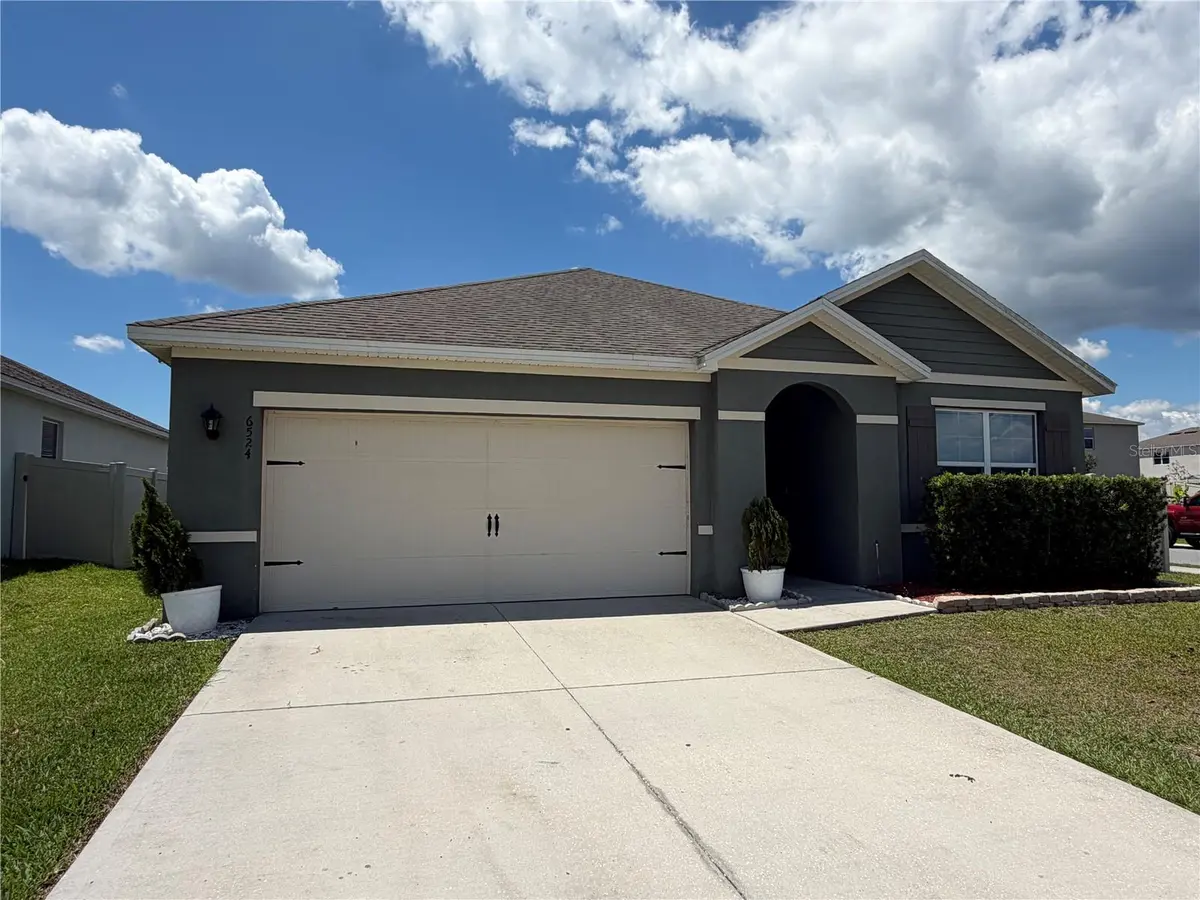 6524 CORAL BERRY DR, Mount Dora, FL 32757