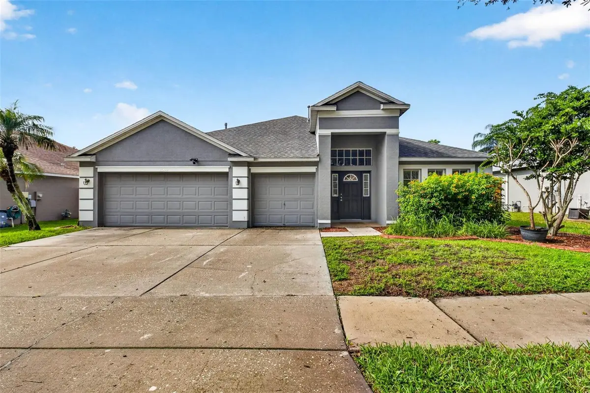 2605 VALENCIA GROVE DR, Valrico, FL 33596