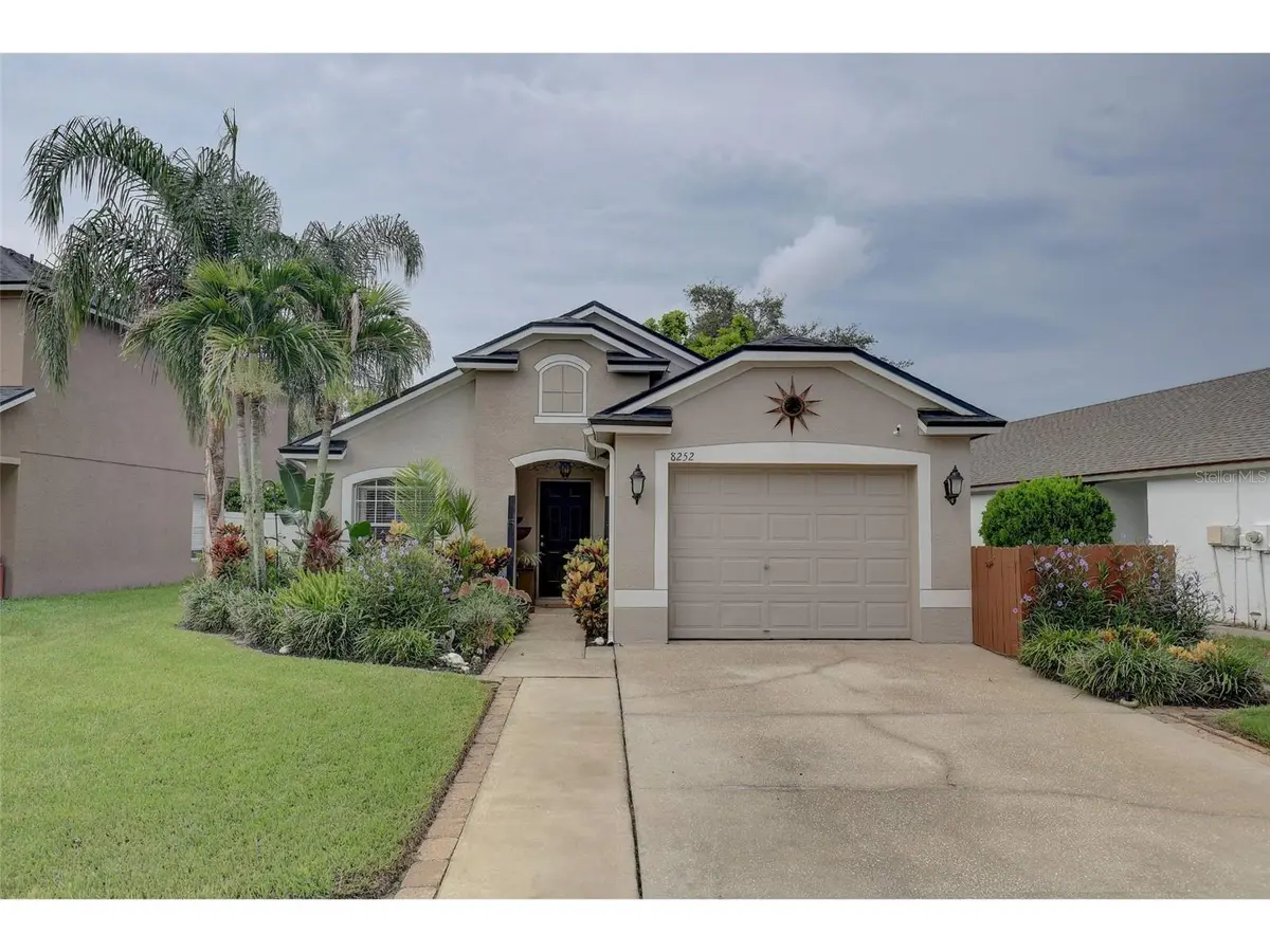8252 CRESCENT MOON DR, New Port Richey, FL 34655