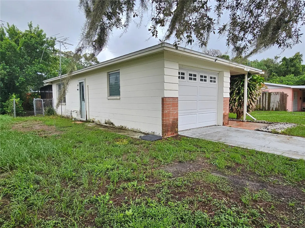 1702 AQUA LN, Holiday, FL 34691