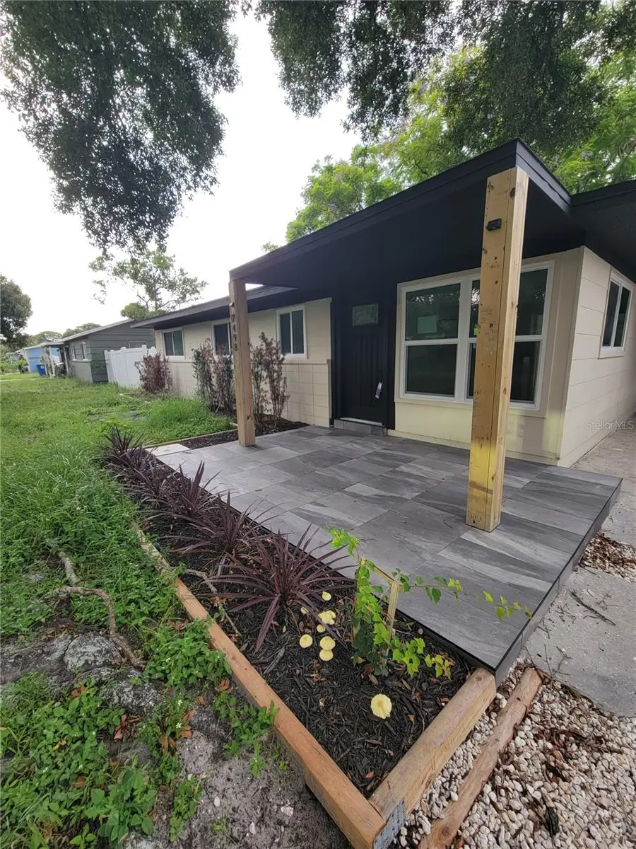 7498 N ORPINE DR, St Petersburg, FL 33702