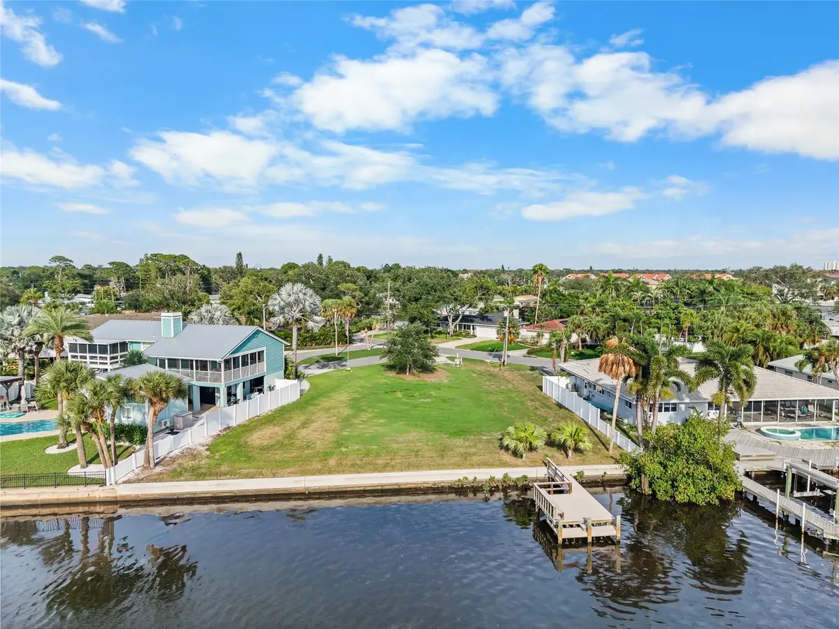 1301 SEA GULL DR S, St Petersburg, FL 33707