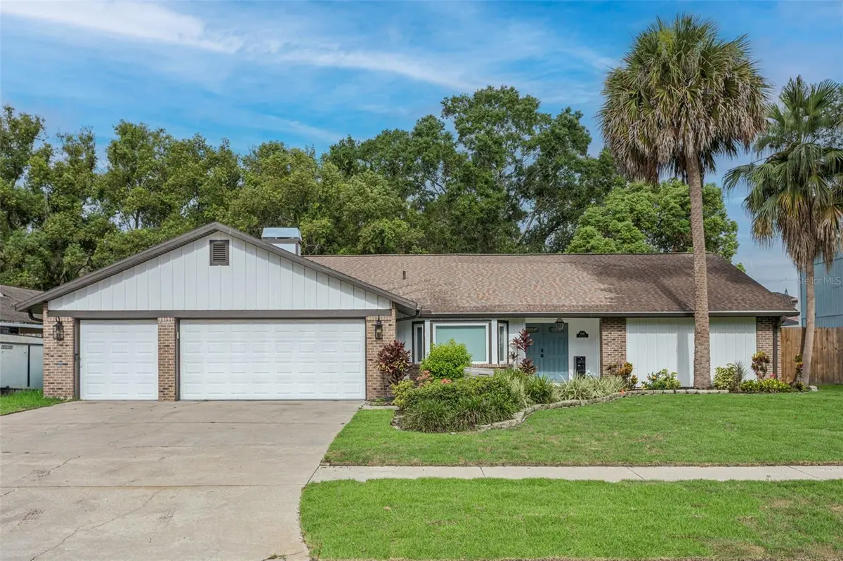 1046 SYLVIA LN, Tampa, FL 33613