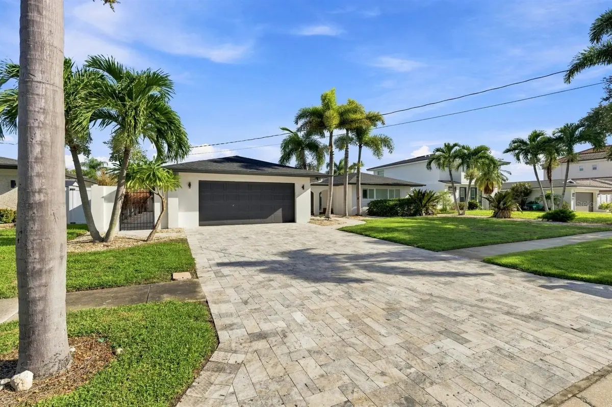320 PALM IS NE, Clearwater Beach, FL 33767
