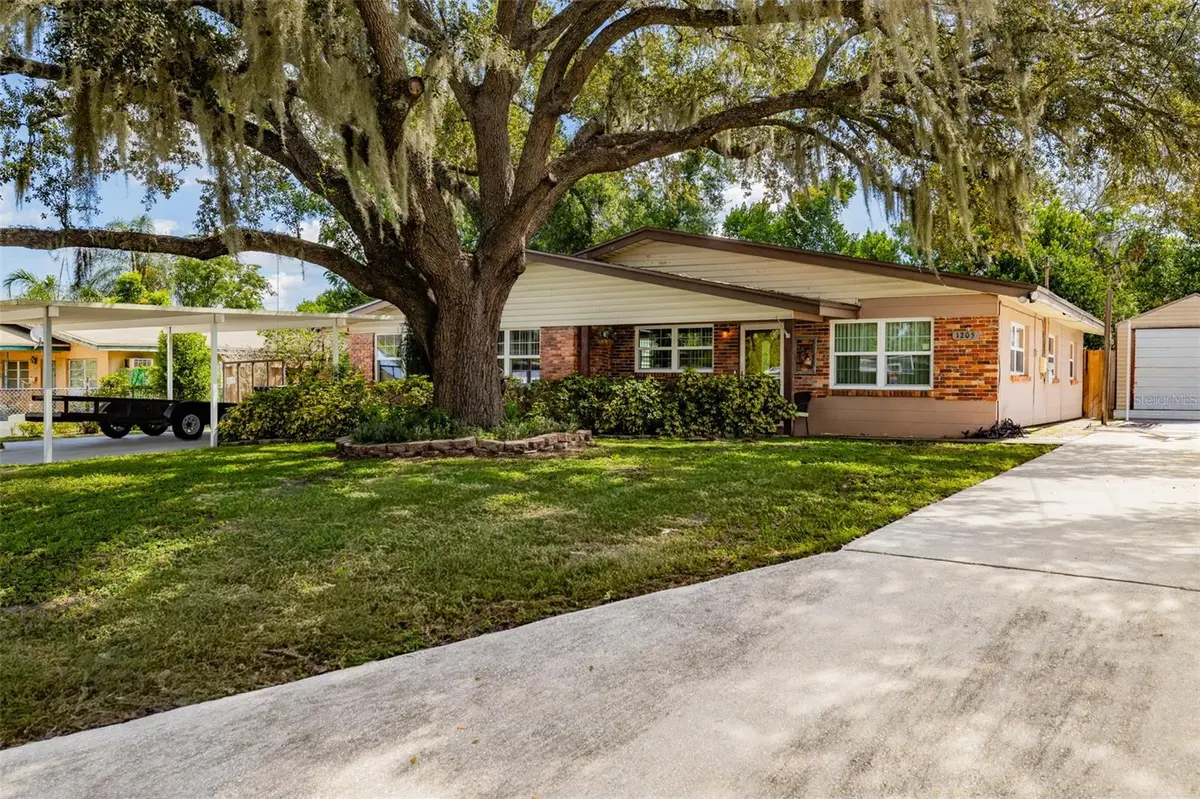 1205 W CAMELLIA DR, Brandon, FL 33510