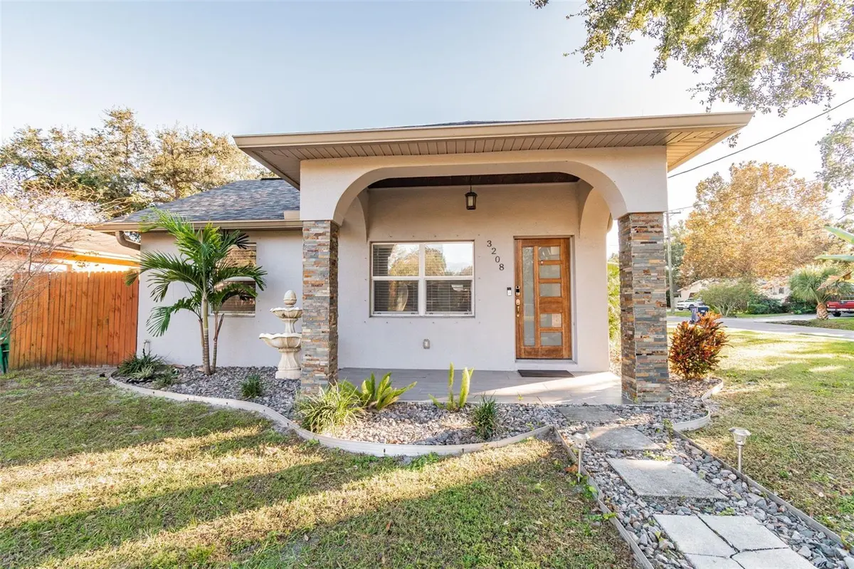 3208 W NAPOLEON AVE, Tampa, FL 33611