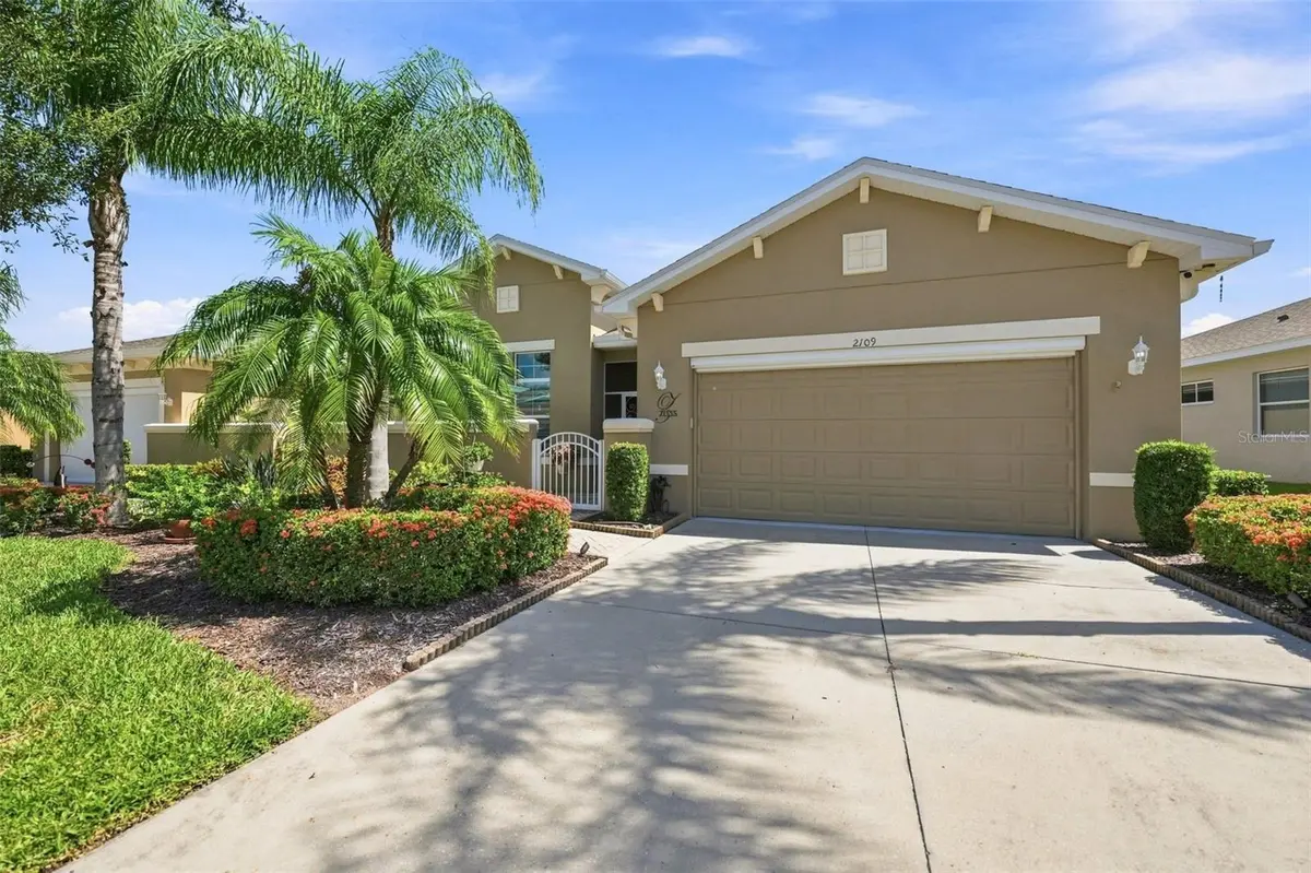 2109 SIFIELD GREENS WAY #70, Sun City Center, FL 33573