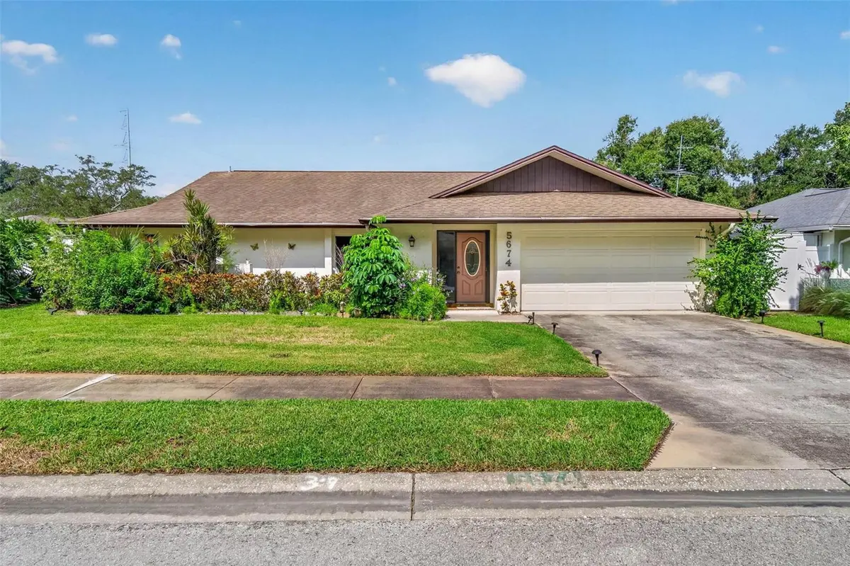 5674 BAY PINES LAKES BLVD, St Petersburg, FL 33708