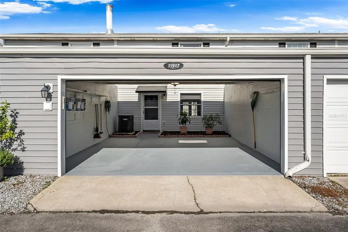 11917 CONGRESSIONAL DR, Tampa, FL 33626