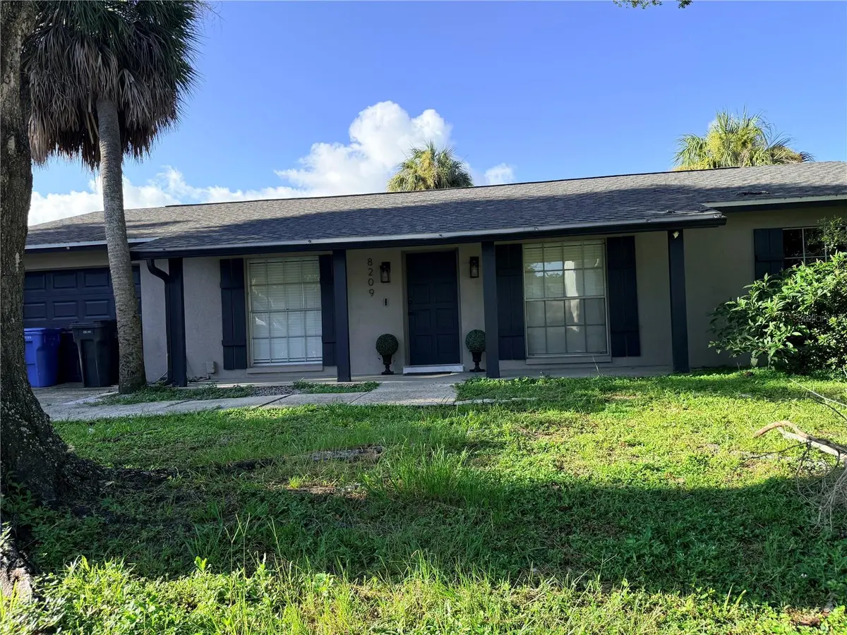 8209 VASSAR CIR, Tampa, FL 33634