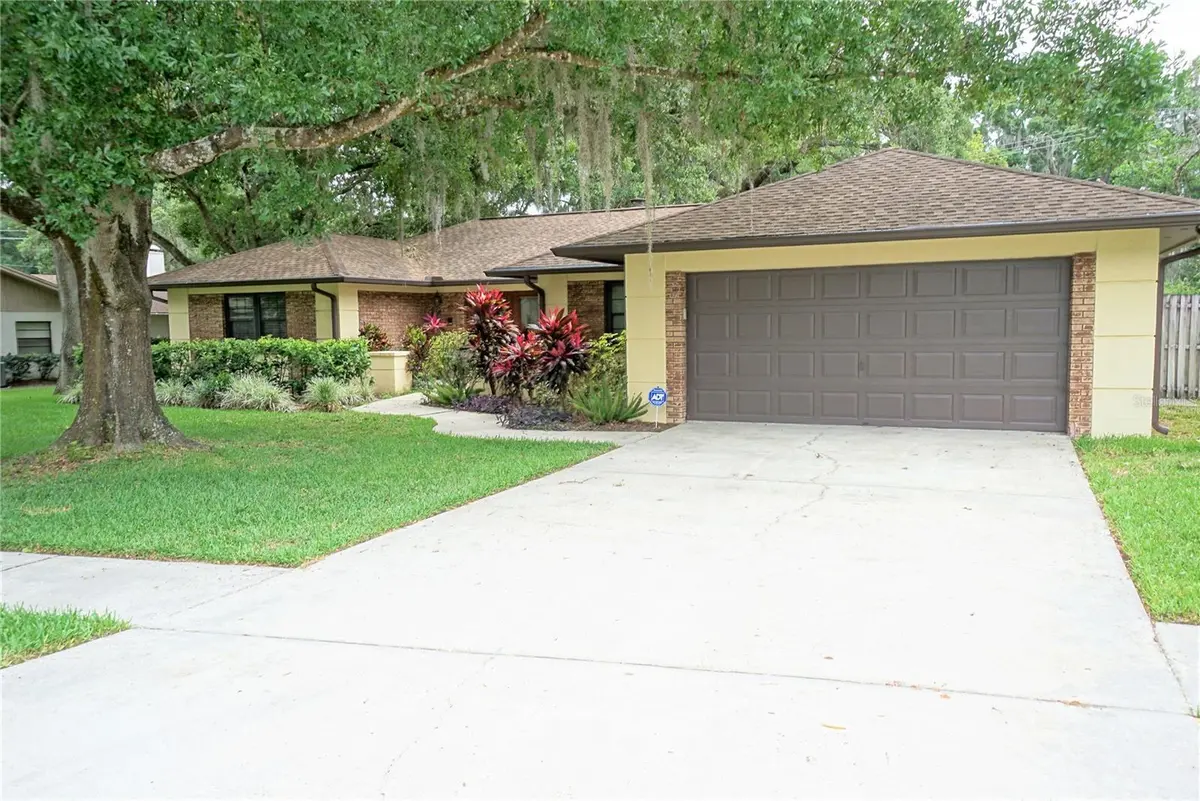 15903 DOVER CLIFFE DR, Lutz, FL 33548