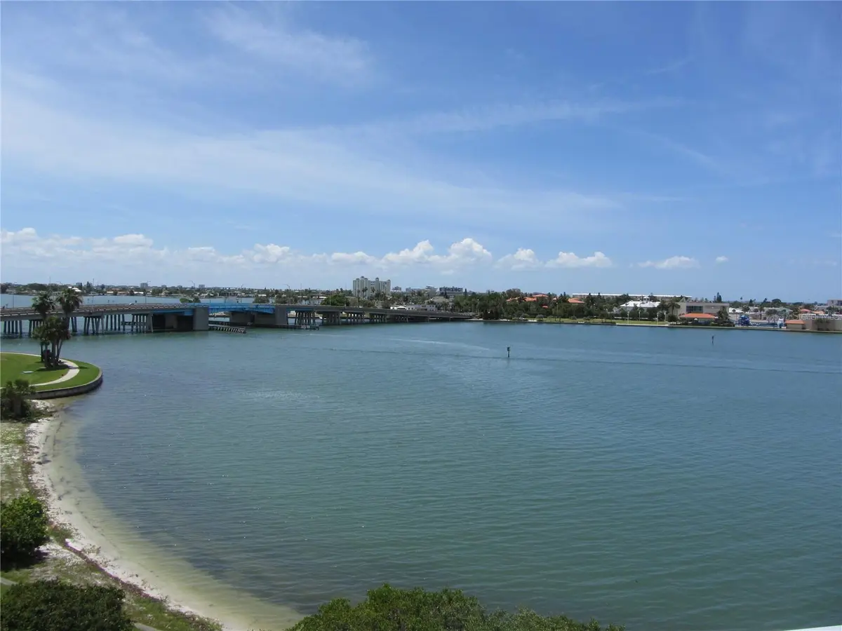 7882 SAILBOAT KEY BLVD S #405, South Pasadena, FL 33707