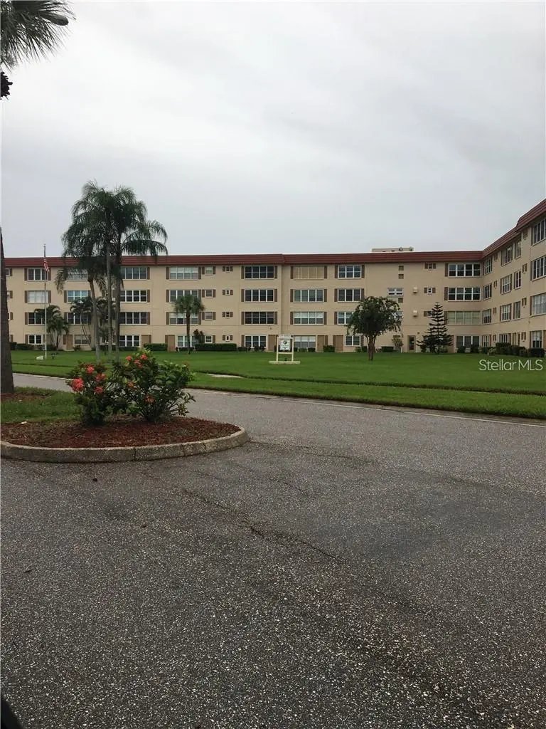9950 62ND TER N #112, St Petersburg, FL 33708
