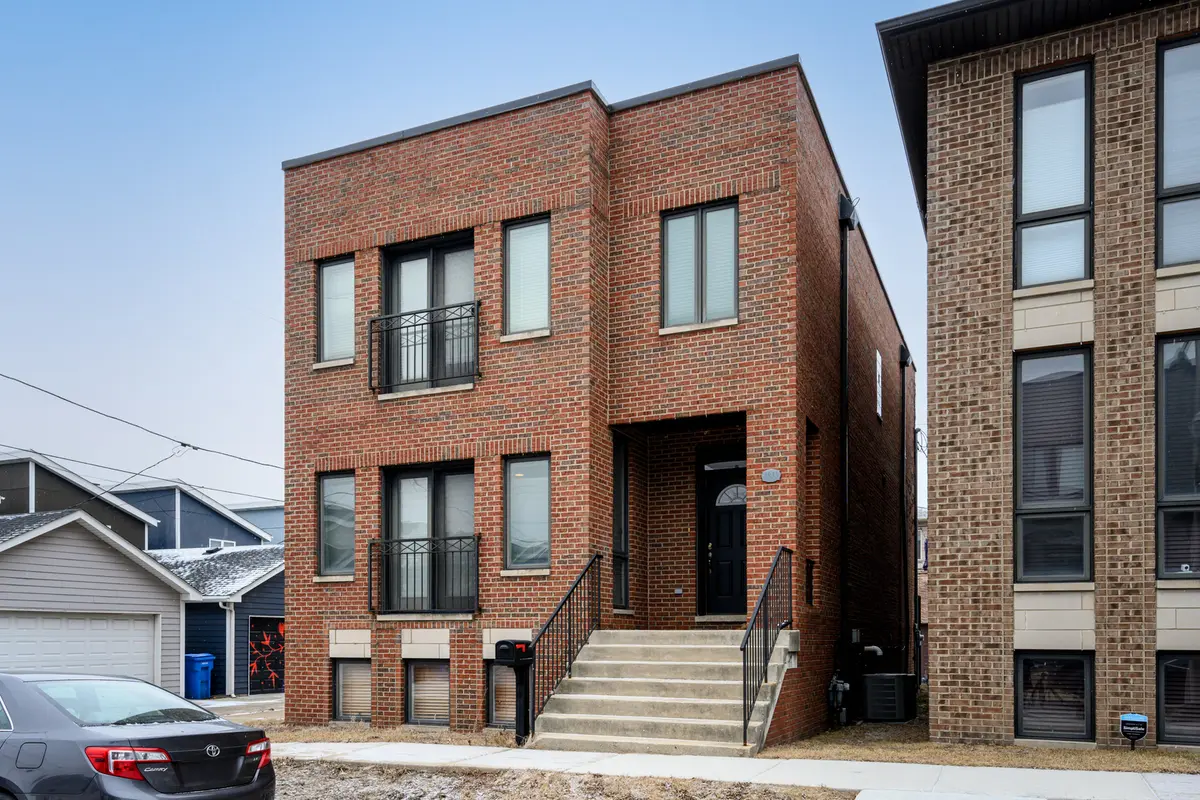 2833 S Broad ST, Chicago, IL 60608