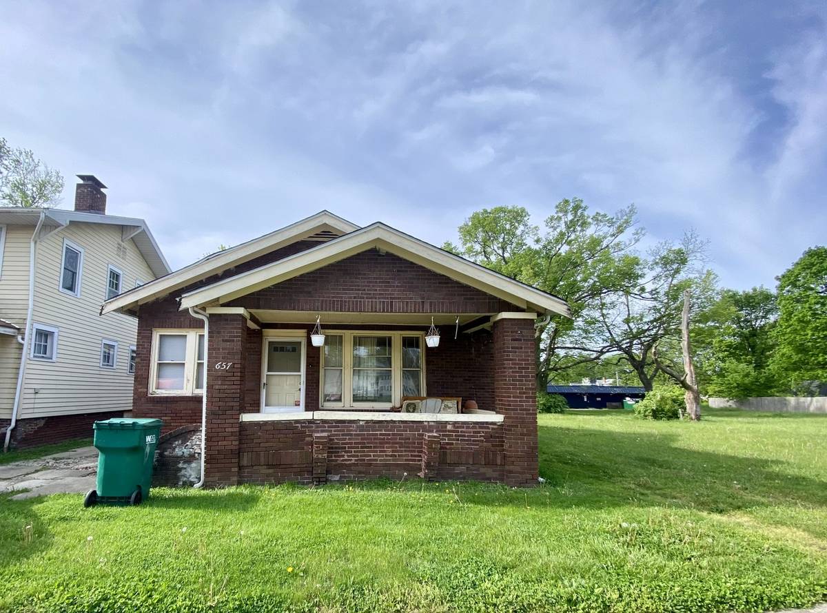 657 W Wood ST, Decatur, IL 62522