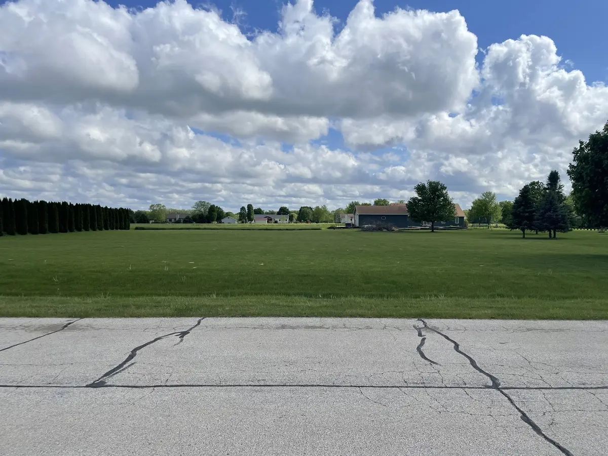 2434 N 4220th RD, Sheridan, IL 60551