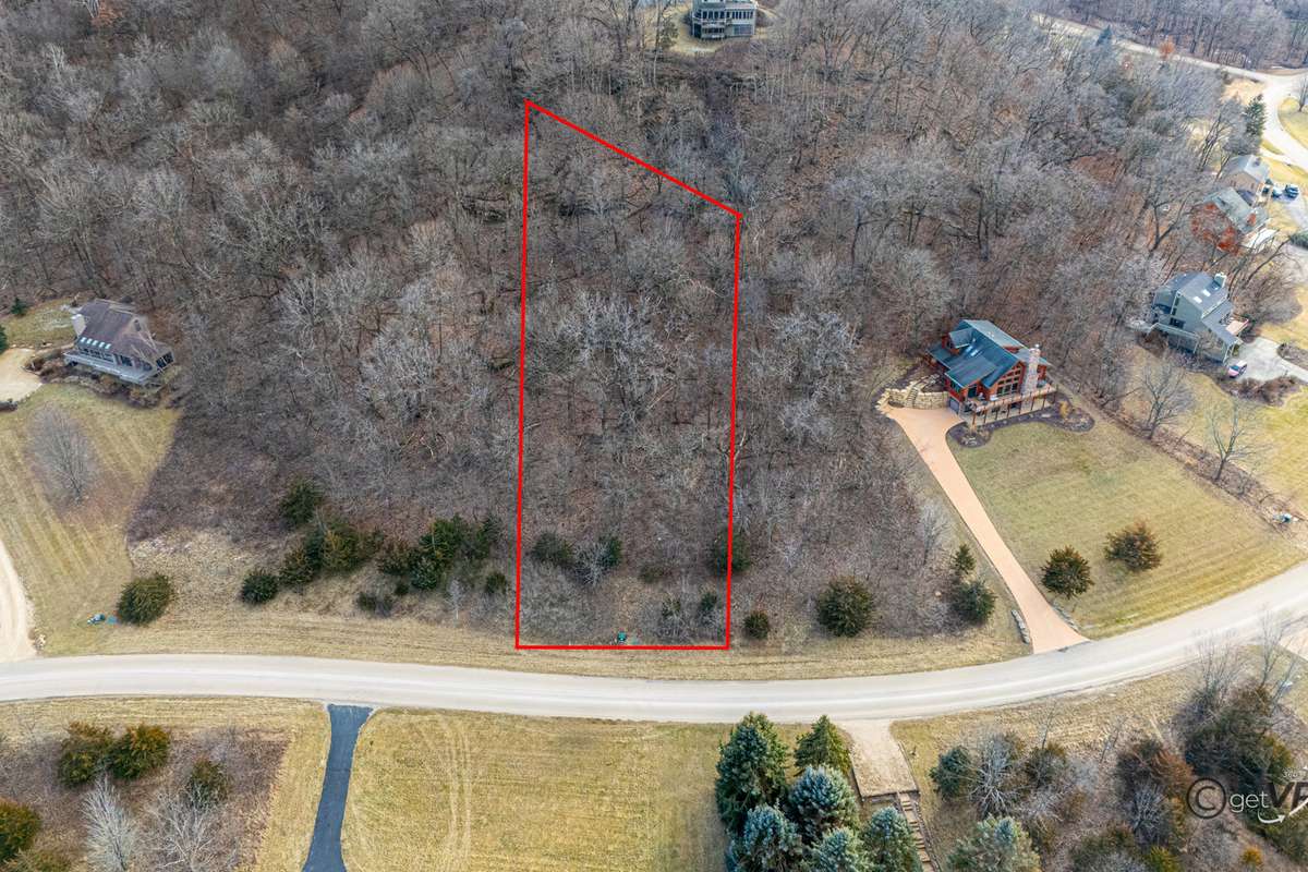 545 Territory DR, Galena, IL 61036