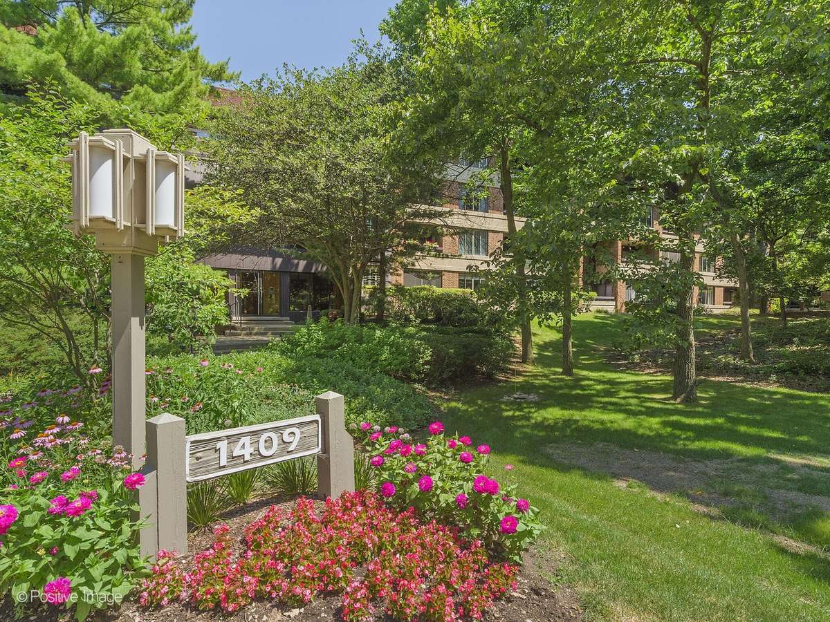 1409 Burr Oak RD #112A, Hinsdale, IL 60521