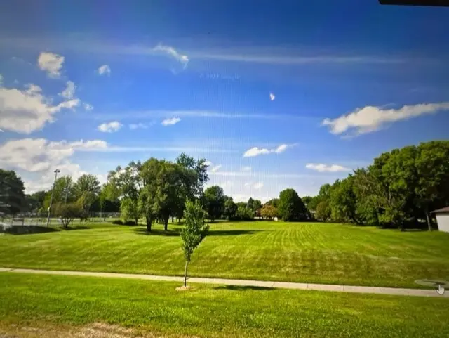 1400-1500 E Kensington RD, Mount Prospect, IL 60056